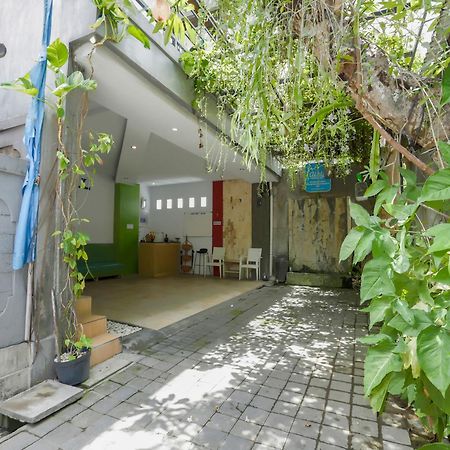 Oyo 3852 Valomia Guest House Denpasar Exterior foto