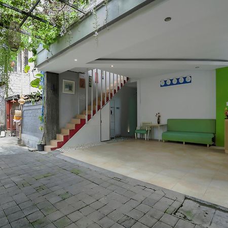 Oyo 3852 Valomia Guest House Denpasar Exterior foto
