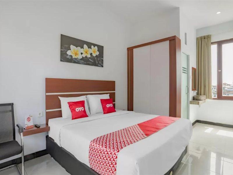 Oyo 3852 Valomia Guest House Denpasar Exterior foto