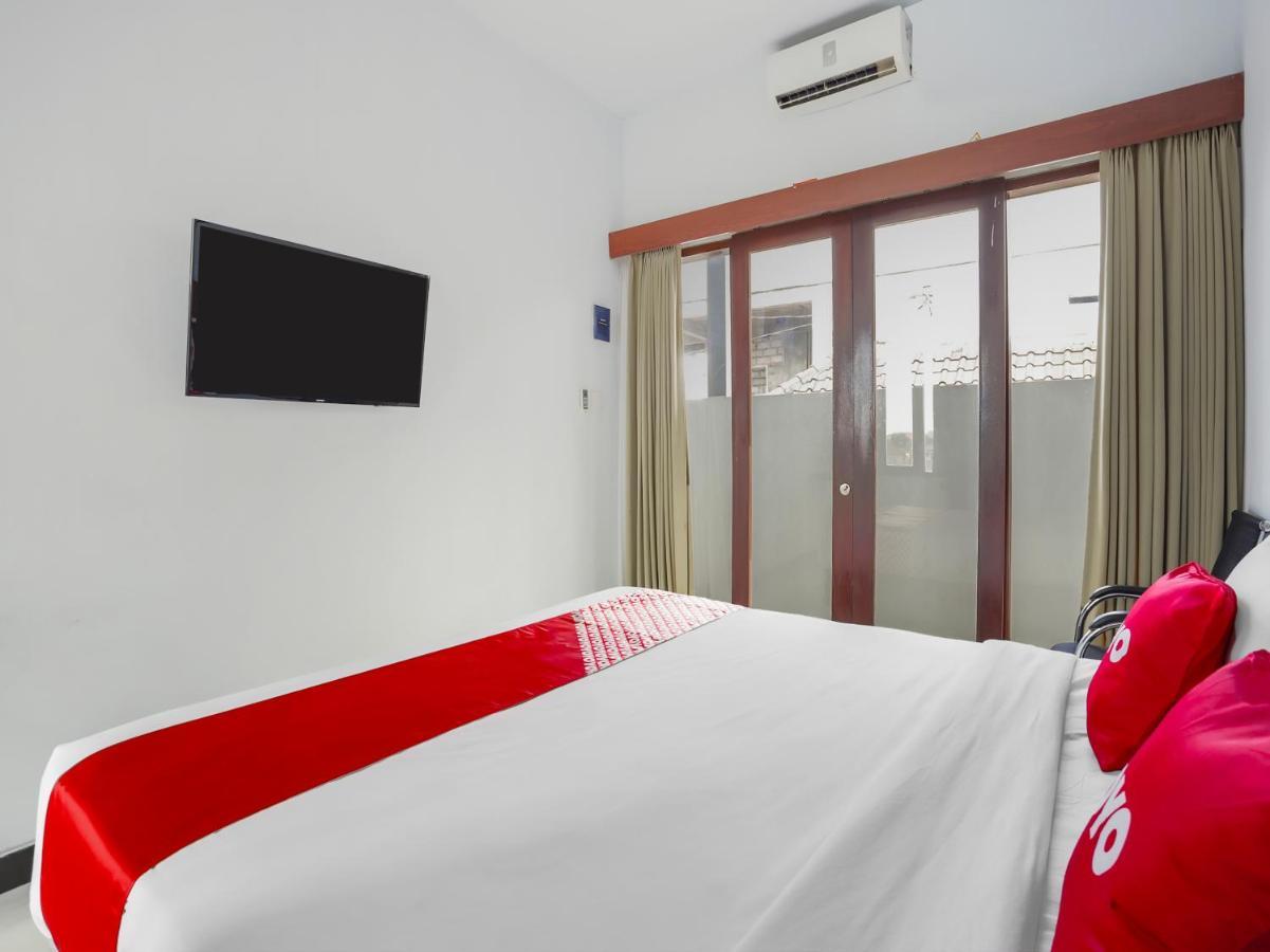 Oyo 3852 Valomia Guest House Denpasar Exterior foto