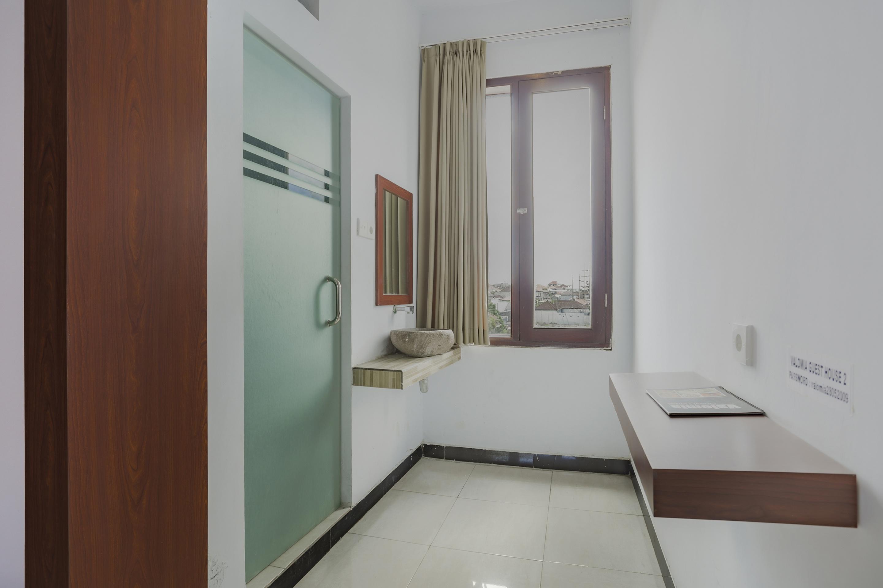 Oyo 3852 Valomia Guest House Denpasar Exterior foto